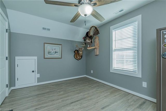 131 Lake Drive 10, Lexington, NC 27292