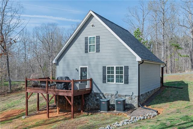 131 Lake Drive 10, Lexington, NC 27292