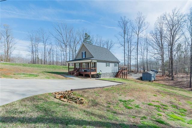 131 Lake Drive 10, Lexington, NC 27292