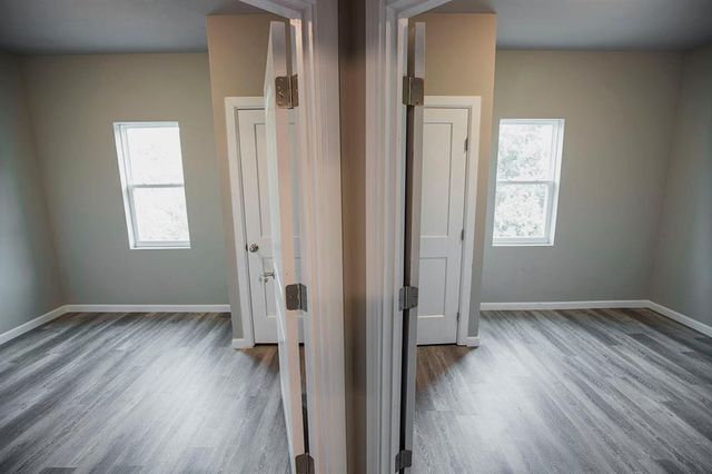 911 W 22nd ST 303, Austin, TX 78705