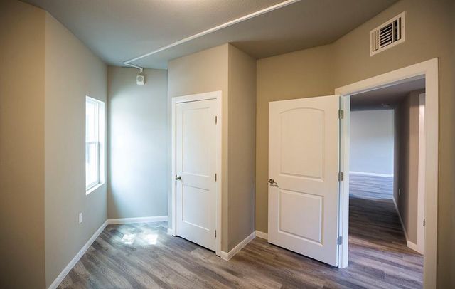 911 W 22nd ST 303, Austin, TX 78705