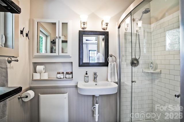 150 Indian Cave Park Road, Hendersonville, NC 28739
