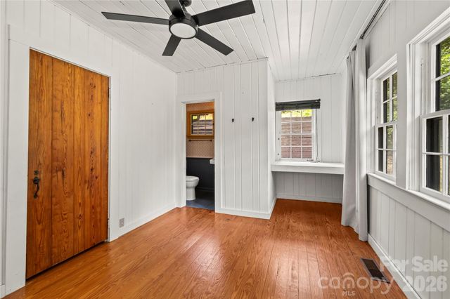 150 Indian Cave Park Road, Hendersonville, NC 28739