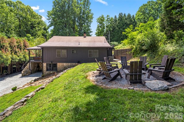 150 Indian Cave Park Road, Hendersonville, NC 28739