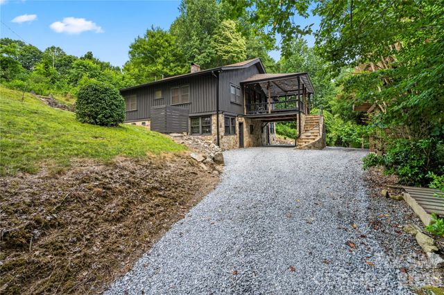 150 Indian Cave Park Road, Hendersonville, NC 28739
