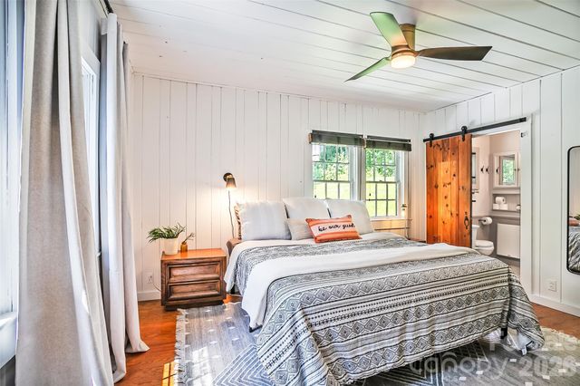 150 Indian Cave Park Road, Hendersonville, NC 28739