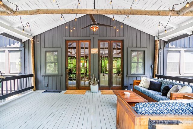 150 Indian Cave Park Road, Hendersonville, NC 28739