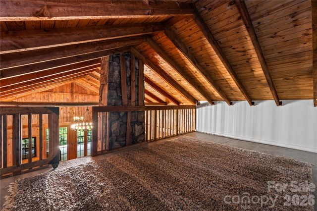 150 Indian Cave Park Road, Hendersonville, NC 28739