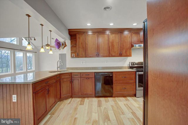 1032 UPLAND DRIVE, Fayetteville, PA 17222