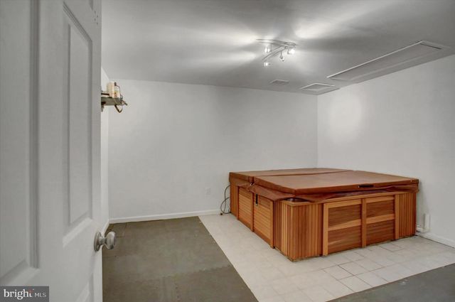 1032 UPLAND DRIVE, Fayetteville, PA 17222