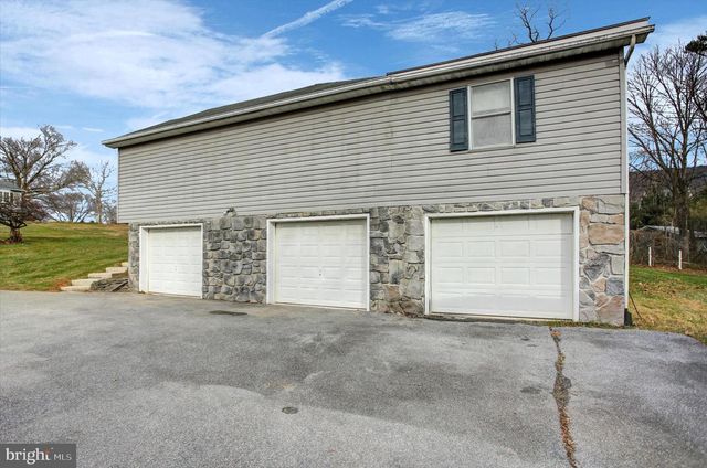 1032 UPLAND DRIVE, Fayetteville, PA 17222