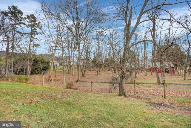 1032 UPLAND DRIVE, Fayetteville, PA 17222