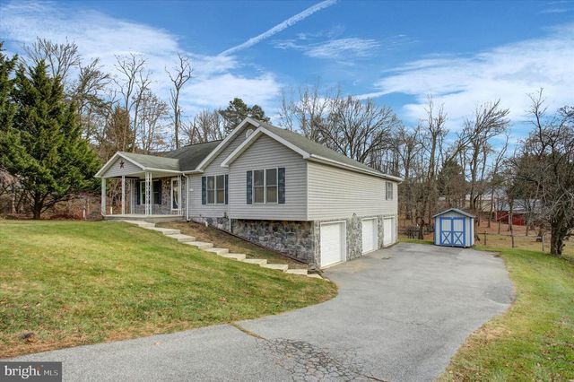 1032 UPLAND DRIVE, Fayetteville, PA 17222