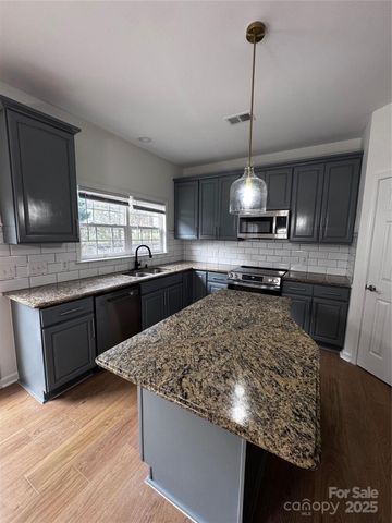 7803 Noland Woods Drive, Charlotte, NC 28277