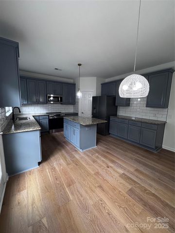 7803 Noland Woods Drive, Charlotte, NC 28277