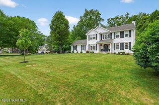 16 Spruce Street, Clifton Park, NY 12065