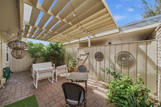 6457 Burgoyne Road 29, Houston, TX 77057