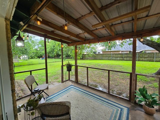 106 Mcanally Drive, Mabank, TX 75147