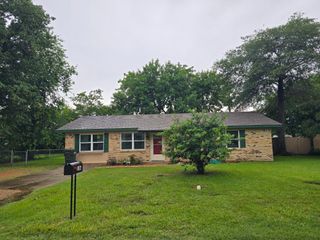 106 Mcanally Drive, Mabank, TX 75147