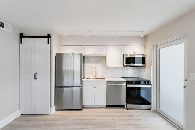 624 Southwind Circle 1, North Palm Beach, FL 33408