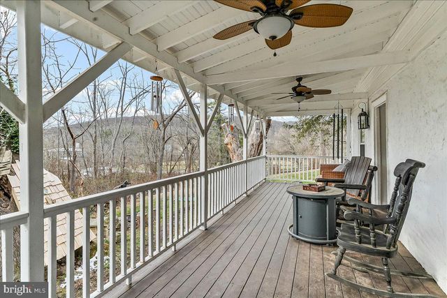 1381 SCHOOL HOUSE LN, Chester Springs, PA 19425