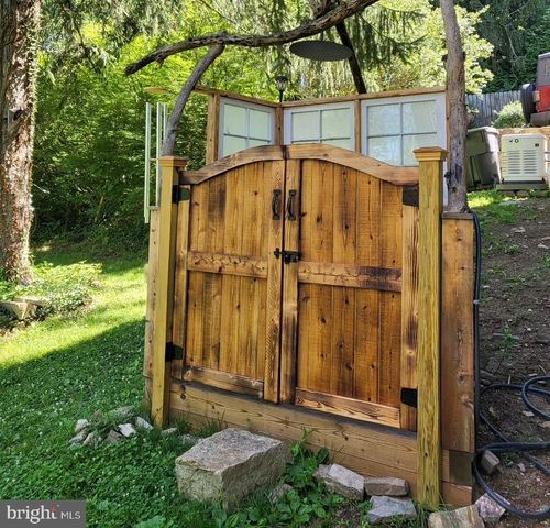 1381 SCHOOL HOUSE LN, Chester Springs, PA 19425