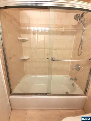 116 71st Street 12, Guttenberg, NJ 07093