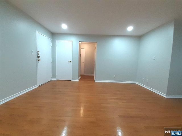 116 71st Street 12, Guttenberg, NJ 07093