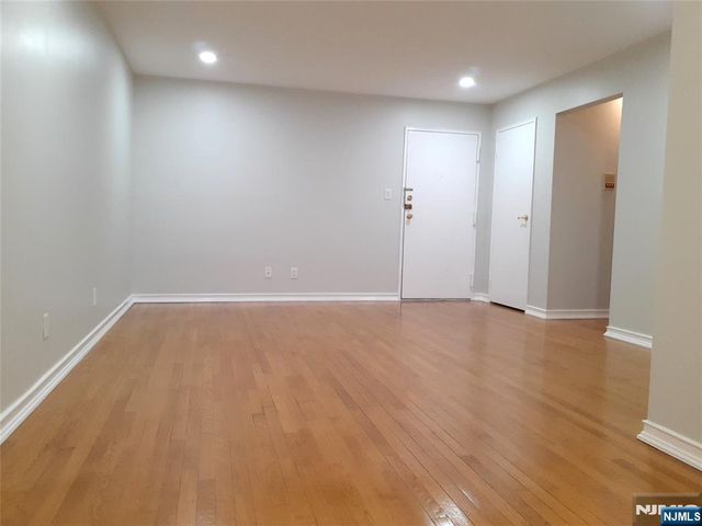 116 71st Street 12, Guttenberg, NJ 07093