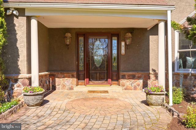 916 GENERAL HOWE DR, West Chester, PA 19382