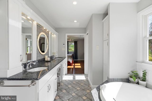 916 GENERAL HOWE DR, West Chester, PA 19382