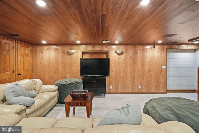 916 GENERAL HOWE DR, West Chester, PA 19382