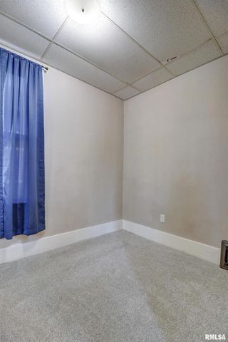 1913 PERSHING Boulevard, Clinton, IA 52732