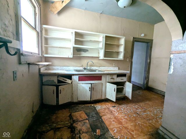 48 S Ewing Street, Indianapolis, IN 46201