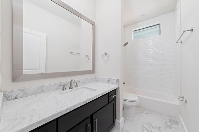 1917 W 15th Street A, Houston, TX 77008