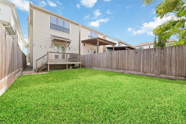 1917 W 15th Street A, Houston, TX 77008