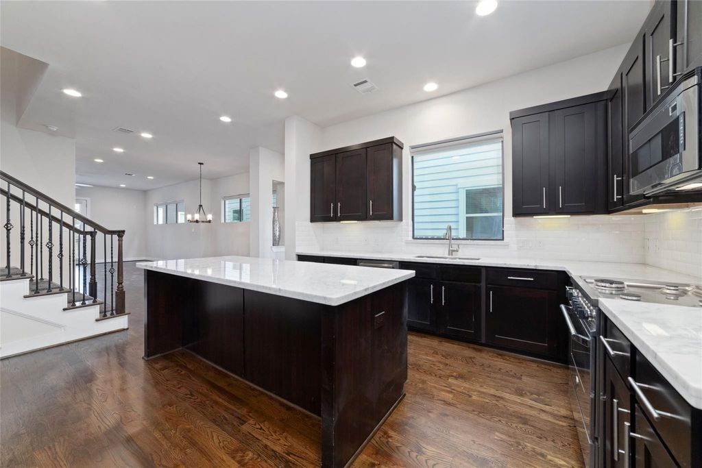 1917 W 15th Street A, Houston, TX 77008