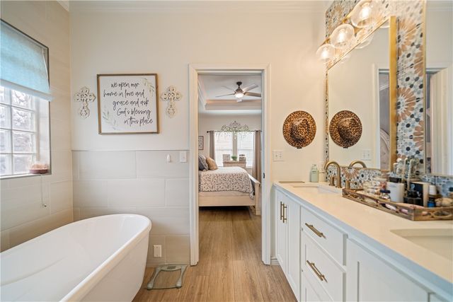 3917 Alta Vista Dr, Corpus Christi, TX 78410