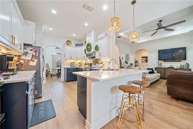 3917 Alta Vista Dr, Corpus Christi, TX 78410