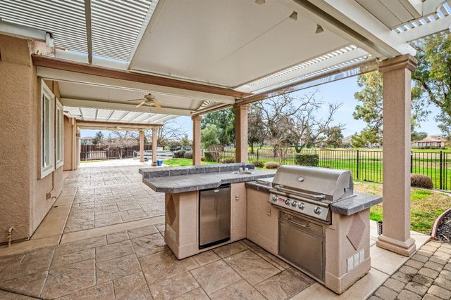 18040 Ruddy St, Woodland, CA 95695