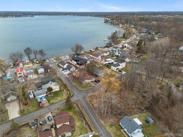 0000 Paramount 50-22-02-379-019 Street, Novi, MI 48375