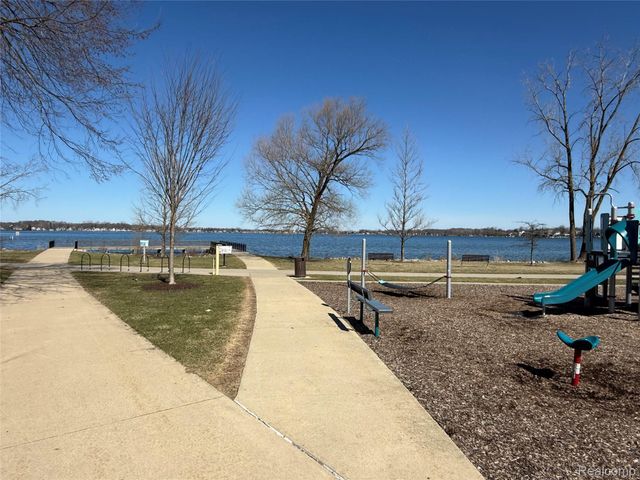 0000 Paramount 50-22-02-379-019 Street, Novi, MI 48375