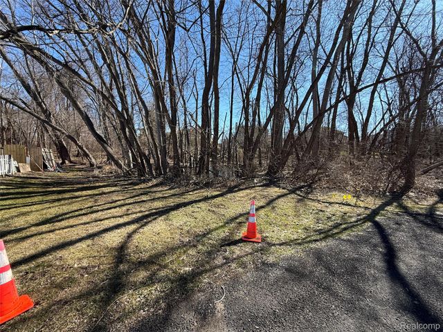 0000 Paramount 50-22-02-379-019 Street, Novi, MI 48375