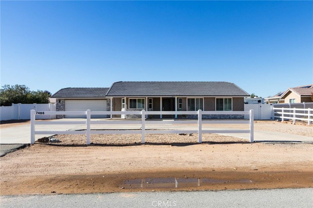Image 1 of property listing at 7486 Langdon, Hesperia, CA 92345