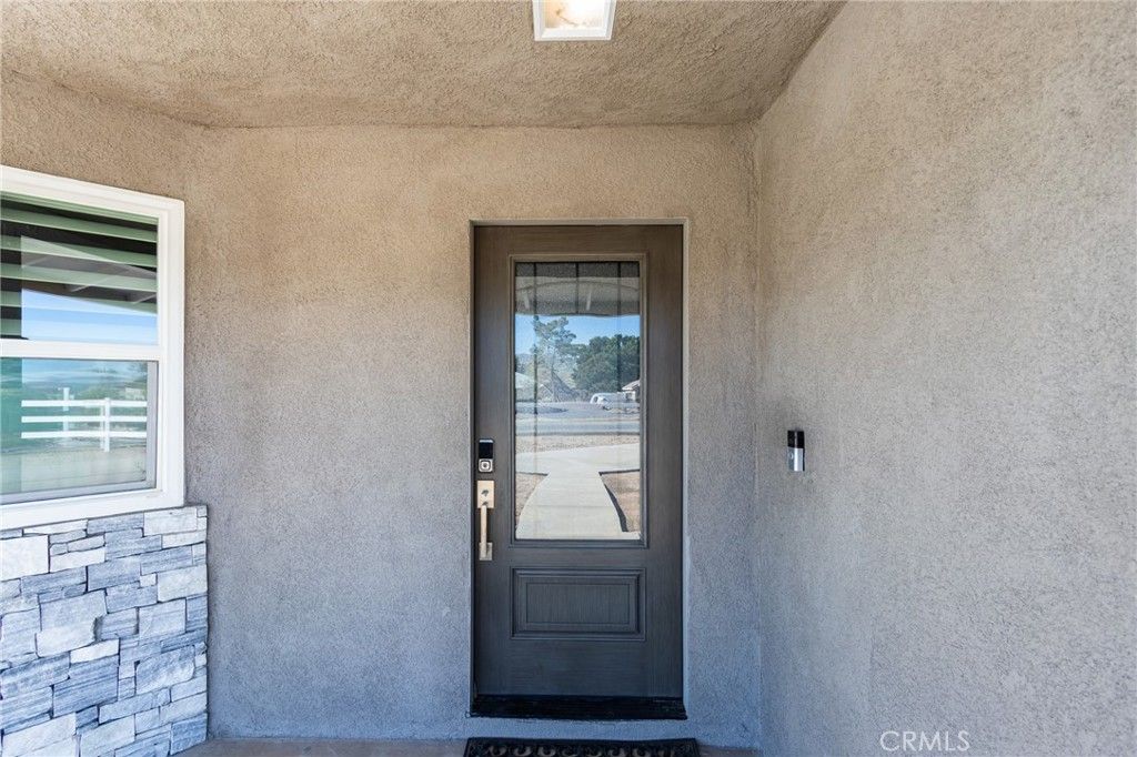 Image 11 of property listing at 7486 Langdon, Hesperia, CA 92345