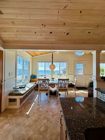 12 Ripley St, Somerset, MA 02725