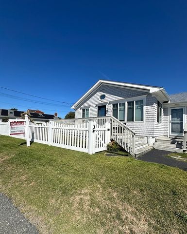 12 Ripley St, Somerset, MA 02725