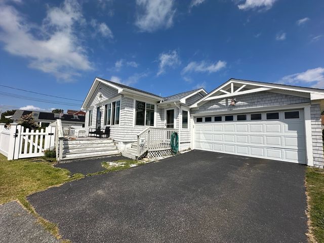 12 Ripley St, Somerset, MA 02725