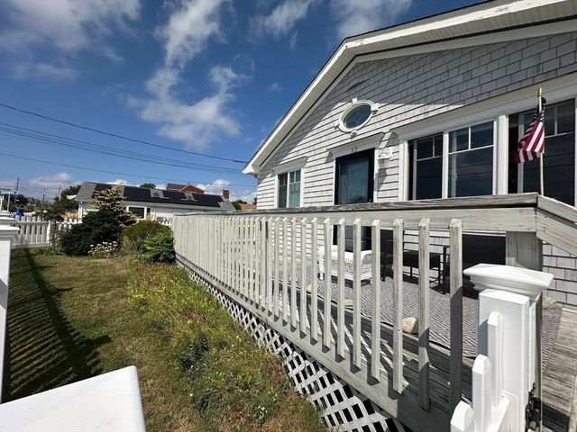 12 Ripley St, Somerset, MA 02725