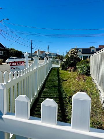 12 Ripley St, Somerset, MA 02725